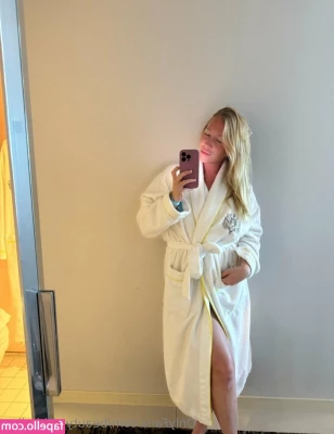 beautywithbailey - I think, silver is also suits me😎🤍🖤