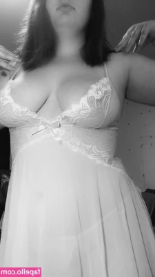 princessrene004 - So full i look pregnant