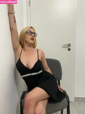 goddess-blaze - New nails done    Obsessed   One of you losers should definitely 