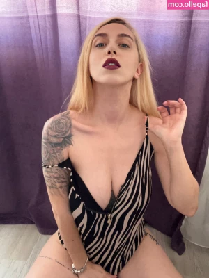 goddess-blaze - Always dress well but keep it simple