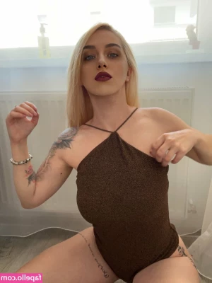 goddess-blaze - Big titties + cute smile = 😈