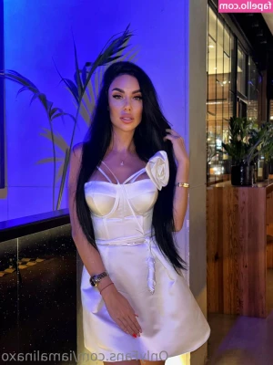 alinaboobs - That jiggle thoughhhhh 🥵🥵 Big tits, big belly, big love for