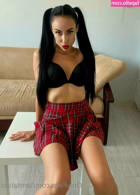 alinaboobs - What did you dream about last night? If it wasn't me I don't care 💜