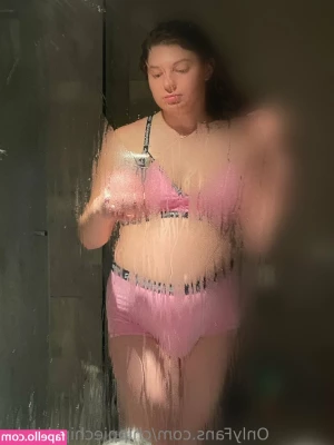 chippiechipsbimbo - In a wild  wild world  it feels nice to be spicy and sexy   Don t