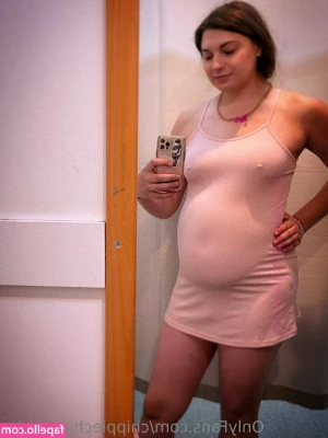 chippiechipsbimbo - Who wants to help me sort this out     I m so fucking horny today