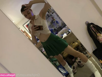 chippiechipsbimbo - Some cheeky changing room videos