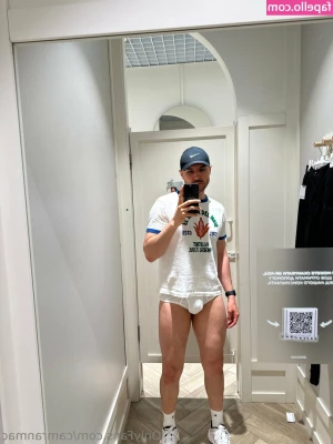 camranmac [ camranmac-1 ] - Played with my phone today  I was feeling long and tall