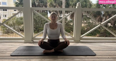 yogawithemily - Good morning, have an amazing day 💋