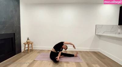 yogawithemily - Come Kiss my lips   and fuck my whole