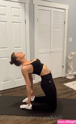 yogawithemily - Regardez les soleils