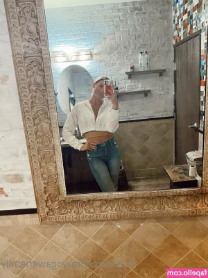 yogawithemily - Good morning babes 💕I’m air drying 🥰