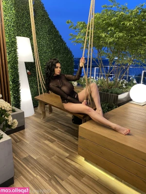 sharizelka - Today makes my first 6 months on OnlyFans! (SWIPE➡️ for some