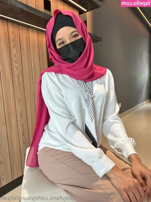 yourgfaliyah - People pleaser