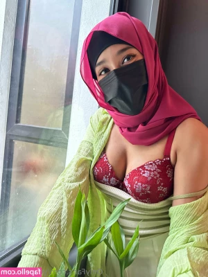 yourgfaliyah - Hmmm.. 😏 feeling frisky?