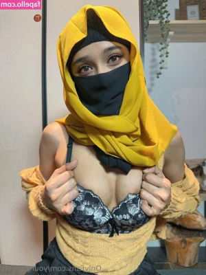 yourgfaliyah - Decided to spice up the feed with this one tonight  let me know what