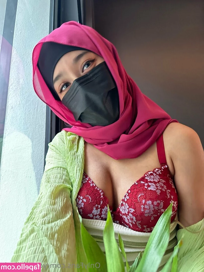 yourgfaliyah - can I tempt you