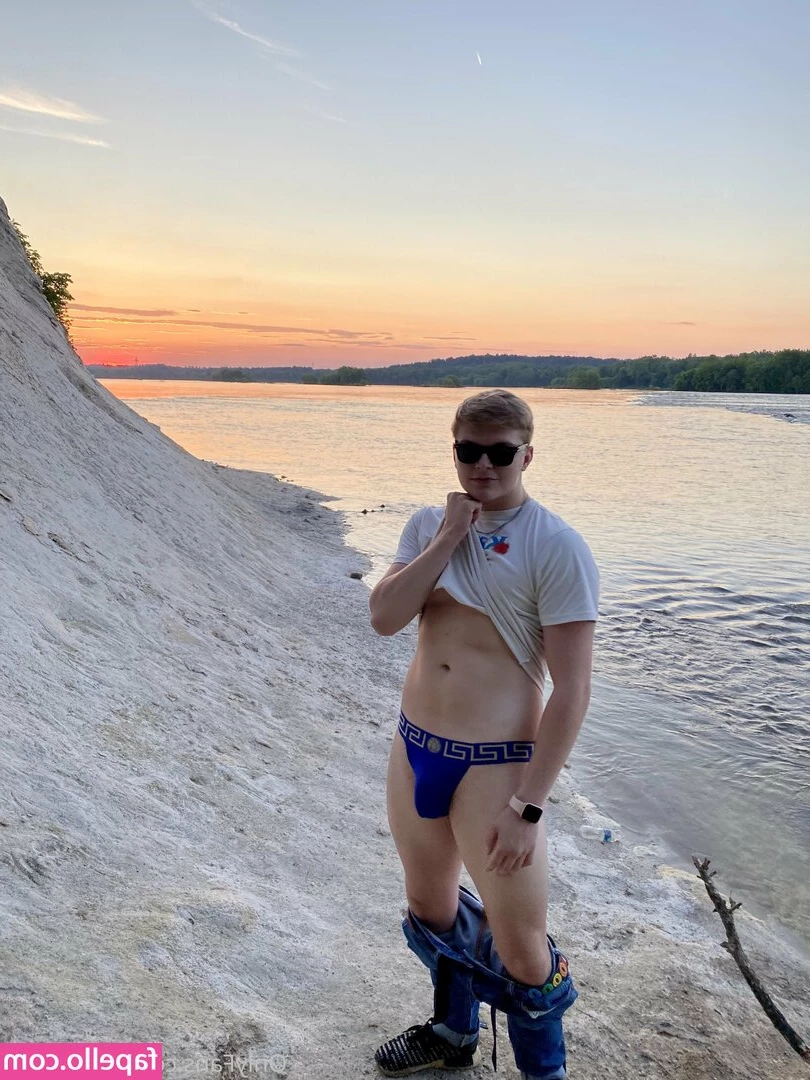 justmyless - Do you just wanna see solo content or multi person content