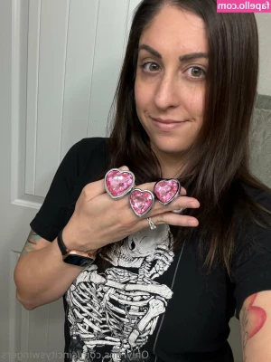 Sincityhotwife - Do you like me riding you from the top while you suck on my huge