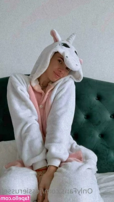 jessierussel - Little booty be movin