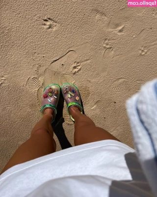 Bruna Marquezine [ bruna-marquezine ] - Don t be shy  taking requested 60 second videos of your fetish needs 