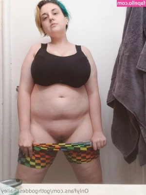 gothgoddesshailey - https onlyfans com u322930452   For everything unlocked