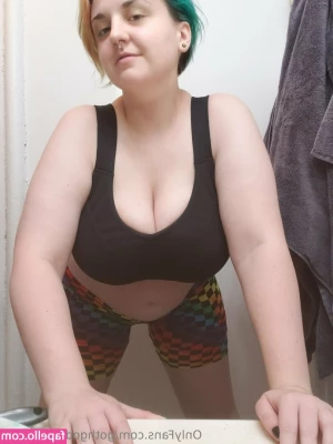 gothgoddesshailey - Had to end stream here on OnlyFans because it kept kicking out users.