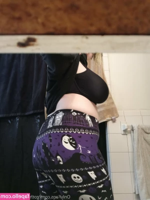 gothgoddesshailey - https://onlyfans.com/325268050/otmdee
