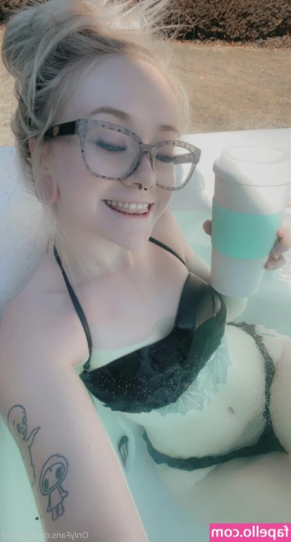 lilghoul - Being naughty before showering 😋