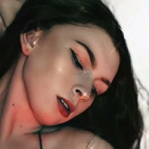 amira_gray