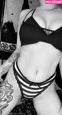 smokewitch13 - Does the age old cleaning lady fantasy make you hard   want to see me