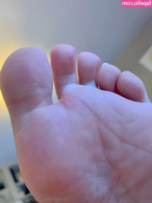 ellesfeet8 - Have a short bath video