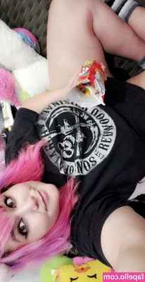 violetwitchy - Who loves big titties??? I do!!