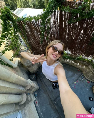 Angèle Van Laeken [ angele-van-laeken ] - em có muốn nhún cùng anh