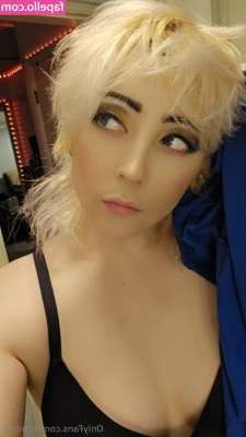 xdannix - Come get your lunch 😘