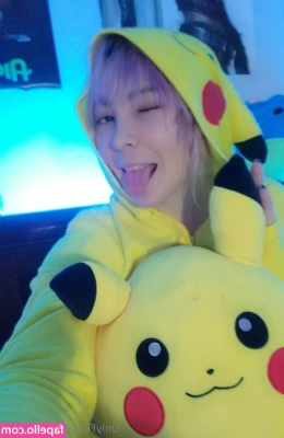 xdannix - Who loves a nice juicy 🍑 and some sexy 👣?  Tips are appreciated