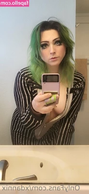 xdannix - How wold you like to fuck me? 😈