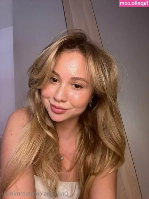 emmimilli [ emmimilli-1 ] - How do you see your dick between my tits