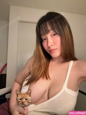 joplin_ki [ joplin-ki ] - Hotter when ya can see a girl s nipples through her top    It s way