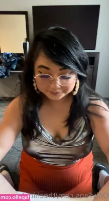 thechinatownprincess - Flexing pics