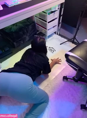 ThatGirlGatto - Titty Drop At Work