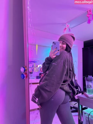 ThatGirlGatto - CFNM Ignore Footjob