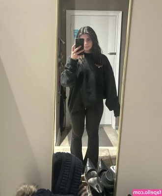 ThatGirlGatto - I want to step on you!