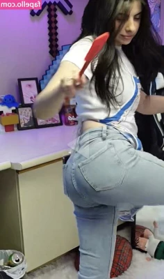 ThatGirlGatto - Tip $10 on this post for a dick rating video in my Hooters outfit!