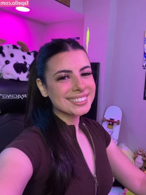 ThatGirlGatto - Showing a little pink on this sexy Sunday.
