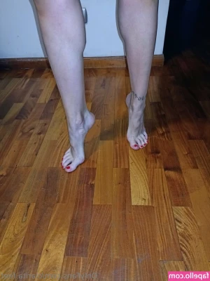 clarita.feet [ clarita-feet ] - My view sat on the sofa at home 😋