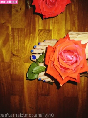 clarita.feet [ clarita-feet ] - Have a nice weekend everyone   I m preparing something special for you