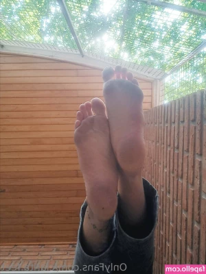 clarita.feet [ clarita-feet ] - Chest day pump