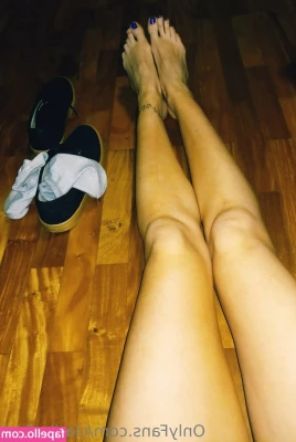 clarita.feet [ clarita-feet ] - today I woke up hot