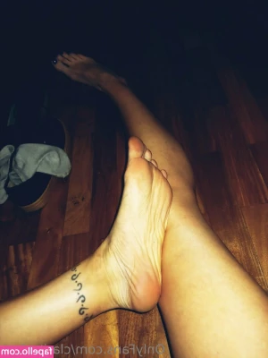 clarita.feet [ clarita-feet ] - brand new shower vid out monday  wait till you see this big load