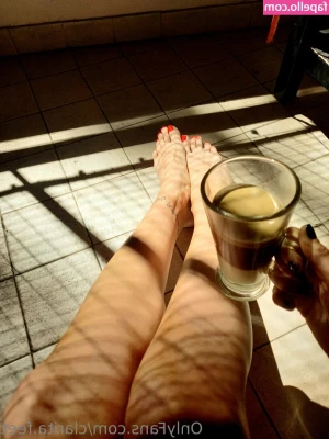 clarita.feet [ clarita-feet ] - Well this escalated quickly  You re gonna want to check your messages
